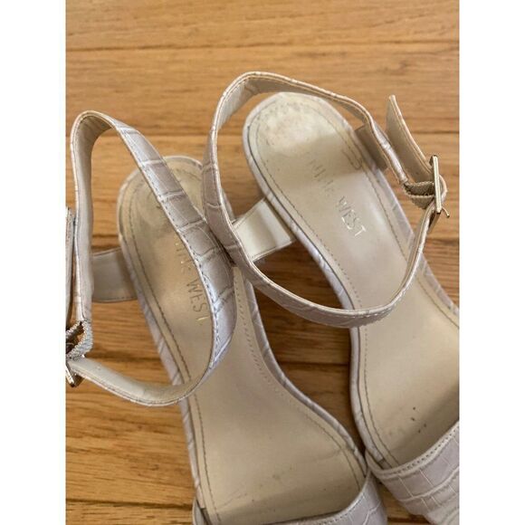 Nine West, women’s nude snakeskin print ankle strap 2.5” block heels size 8M - Picture 3 of 7
